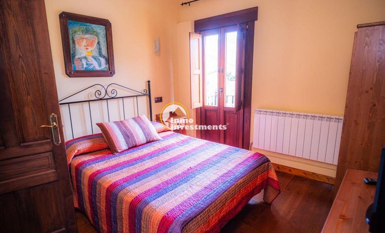 Bestaande bouw - Villa - Lena