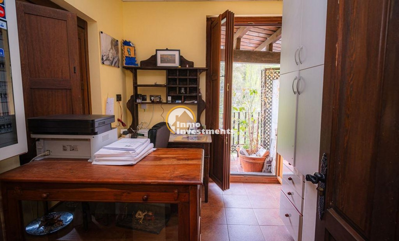 Bestaande bouw - Villa - Lena