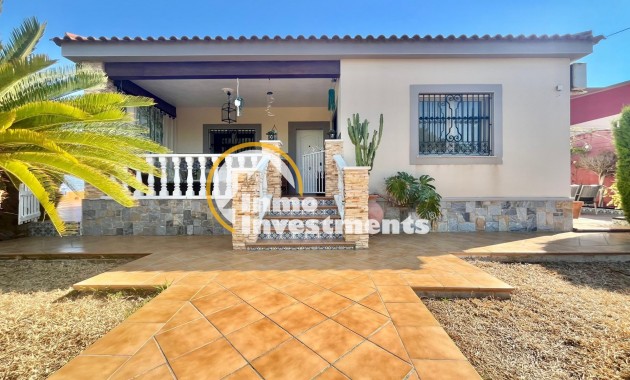 Resale - Villa - Torrevieja - Los Balcones - Los Altos del Edén