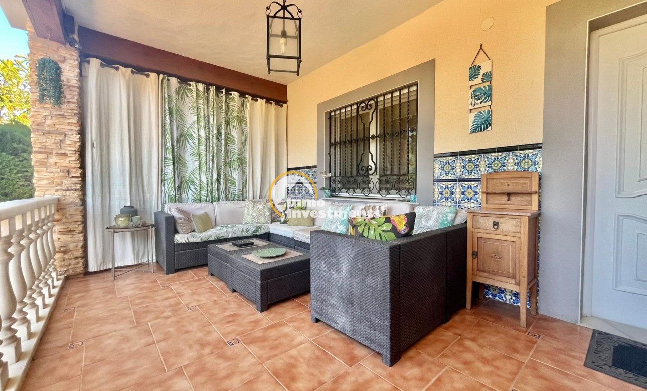 Resale - Villa - Torrevieja - Los Balcones - Los Altos del Edén