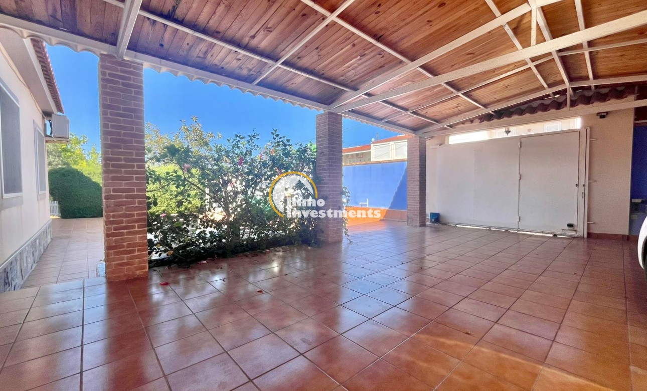 Resale - Villa - Torrevieja - Los Balcones - Los Altos del Edén