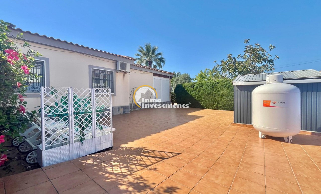 Resale - Villa - Torrevieja - Los Balcones - Los Altos del Edén