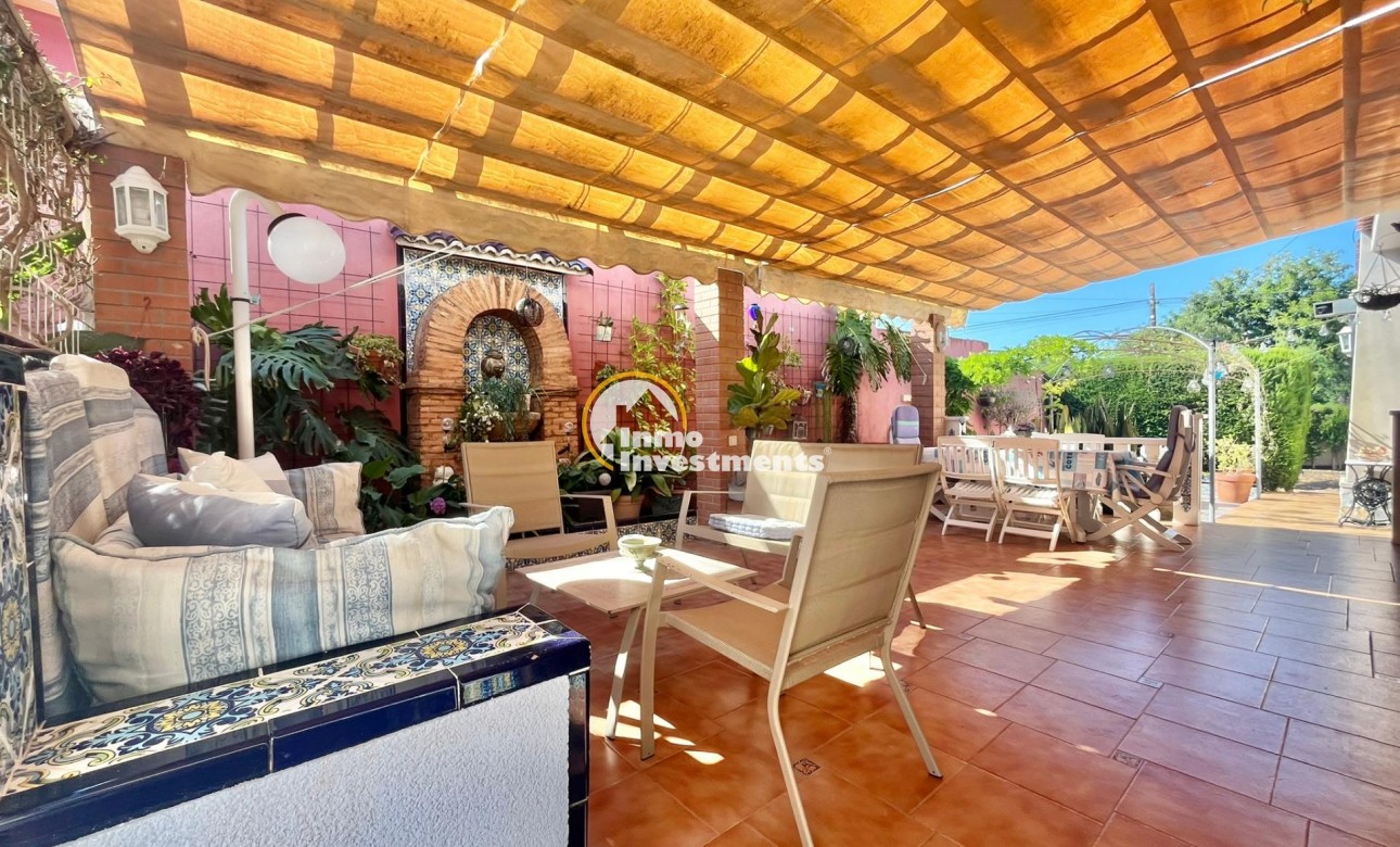 Resale - Villa - Torrevieja - Los Balcones - Los Altos del Edén