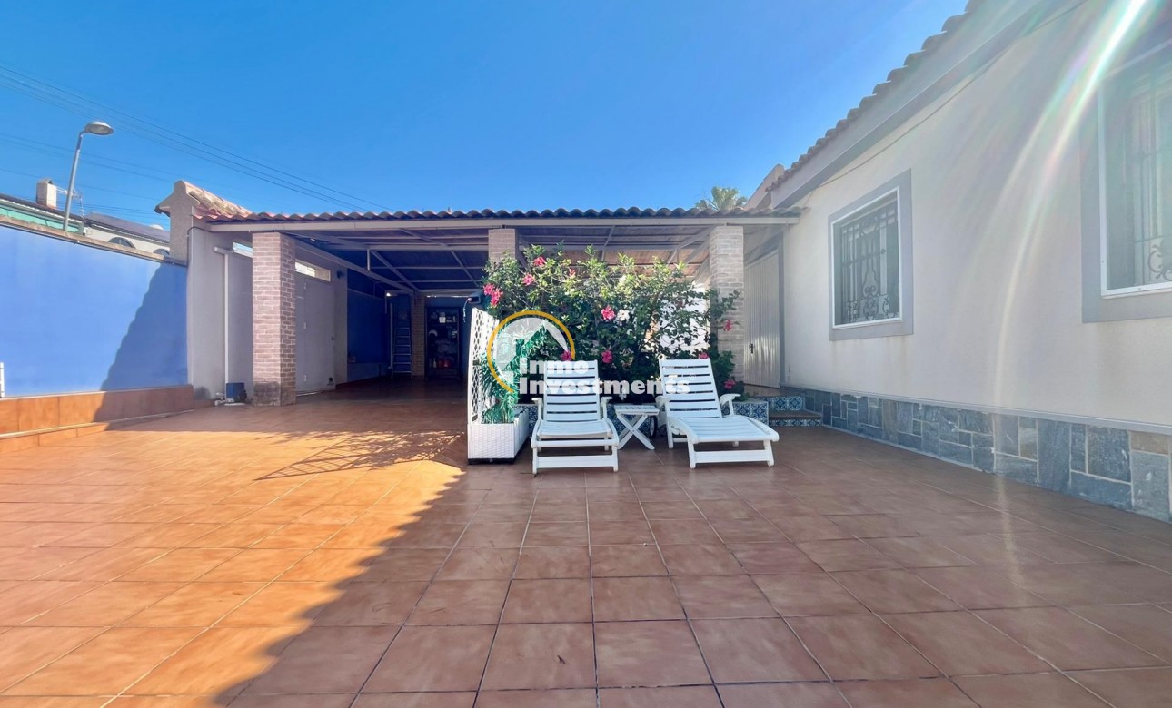 Resale - Villa - Torrevieja - Los Balcones - Los Altos del Edén