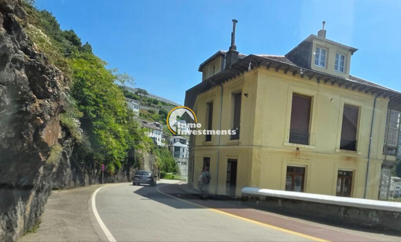 Reventa - Local comercial - Valdes - Luarca - Valdés