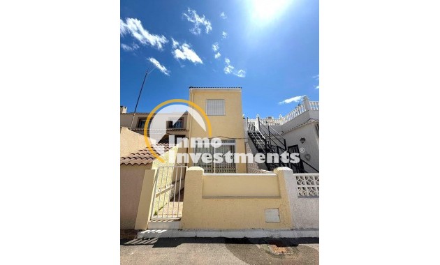 Reventa - Chalet independiente - Torrevieja - El Limonar