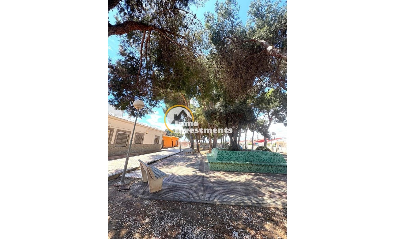 Reventa - Chalet independiente - Torrevieja - El Limonar