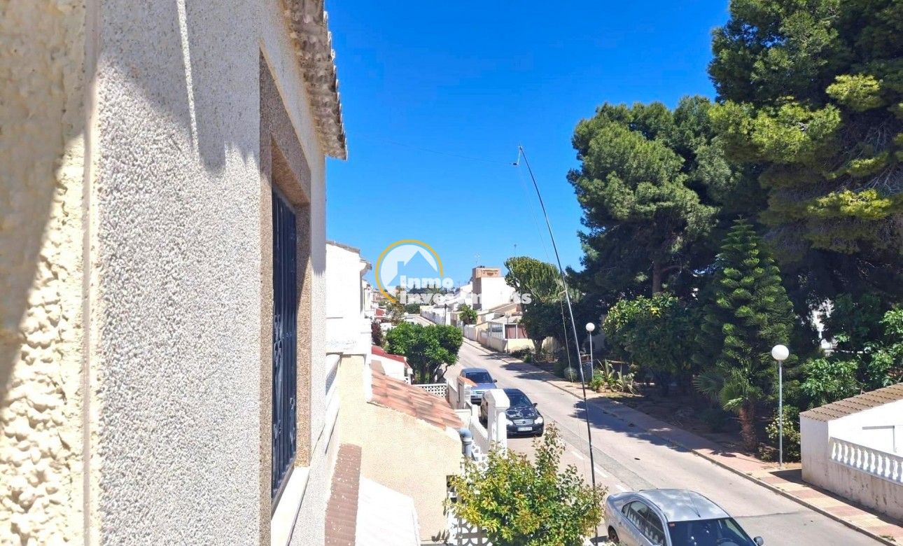 Reventa - Chalet independiente - Torrevieja - El Limonar