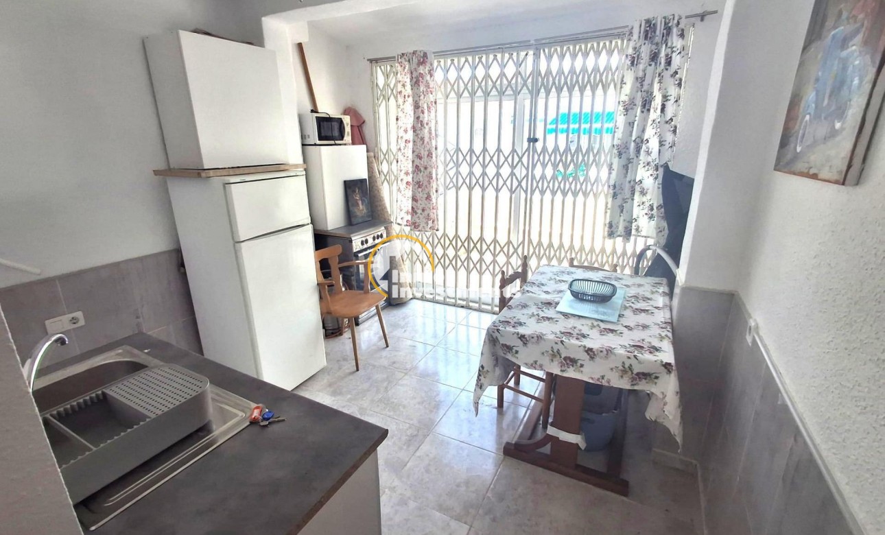 Reventa - Chalet independiente - Torrevieja - El Limonar