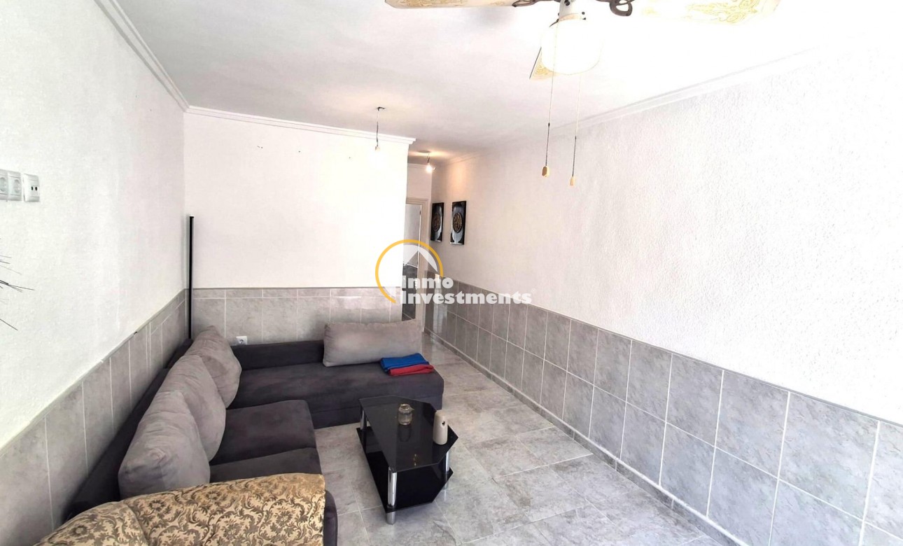 Reventa - Chalet independiente - Torrevieja - El Limonar