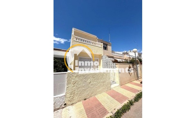 Reventa - Chalet independiente - Torrevieja - El Limonar