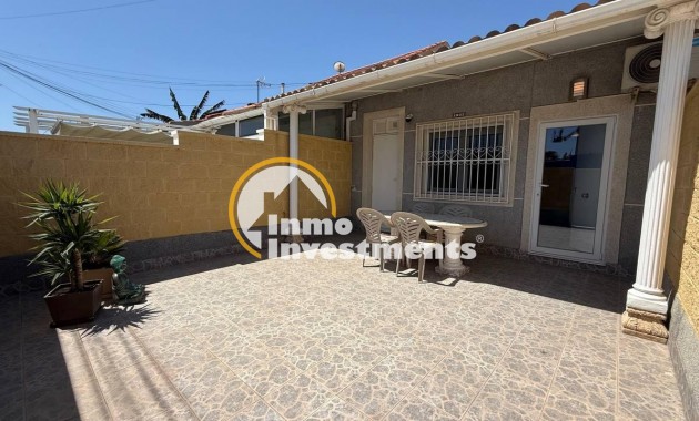 Resale - Bungalow - Torrevieja