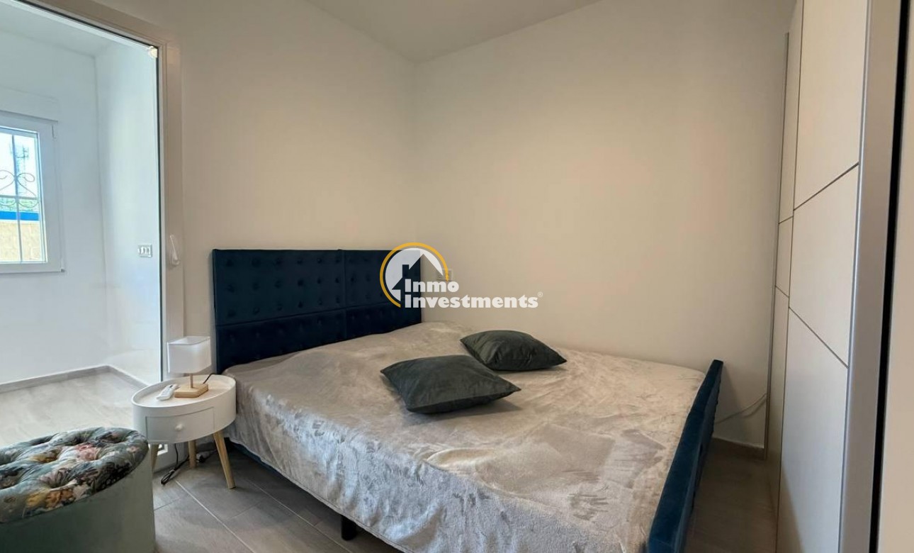 Resale - Bungalow - Torrevieja