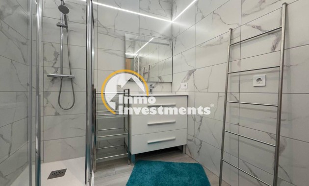 Resale - Bungalow - Torrevieja