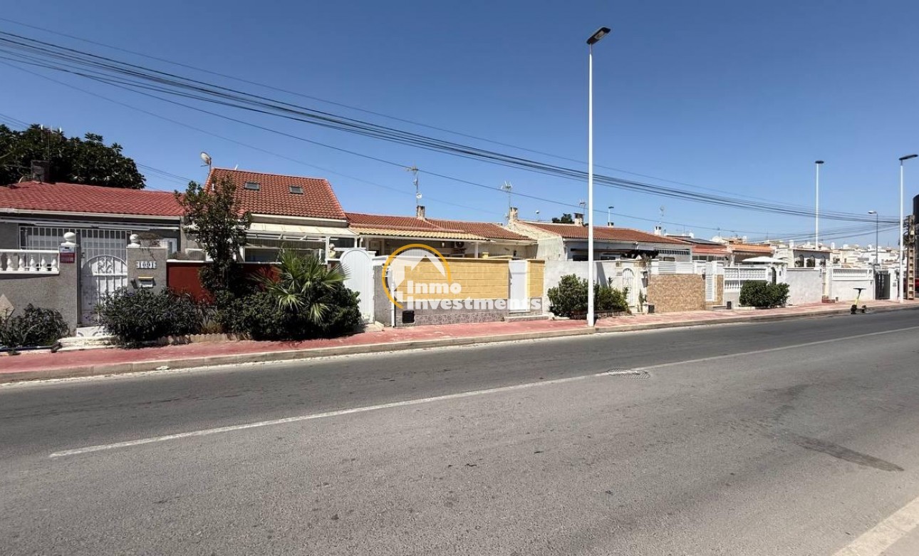 Resale - Bungalow - Torrevieja