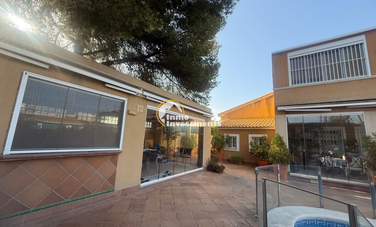Bestaande bouw - Villa - Orihuela Costa - Altos de Campoamor