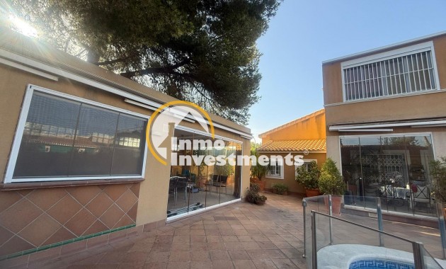 Bestaande bouw - Villa - Orihuela Costa - Altos de Campoamor