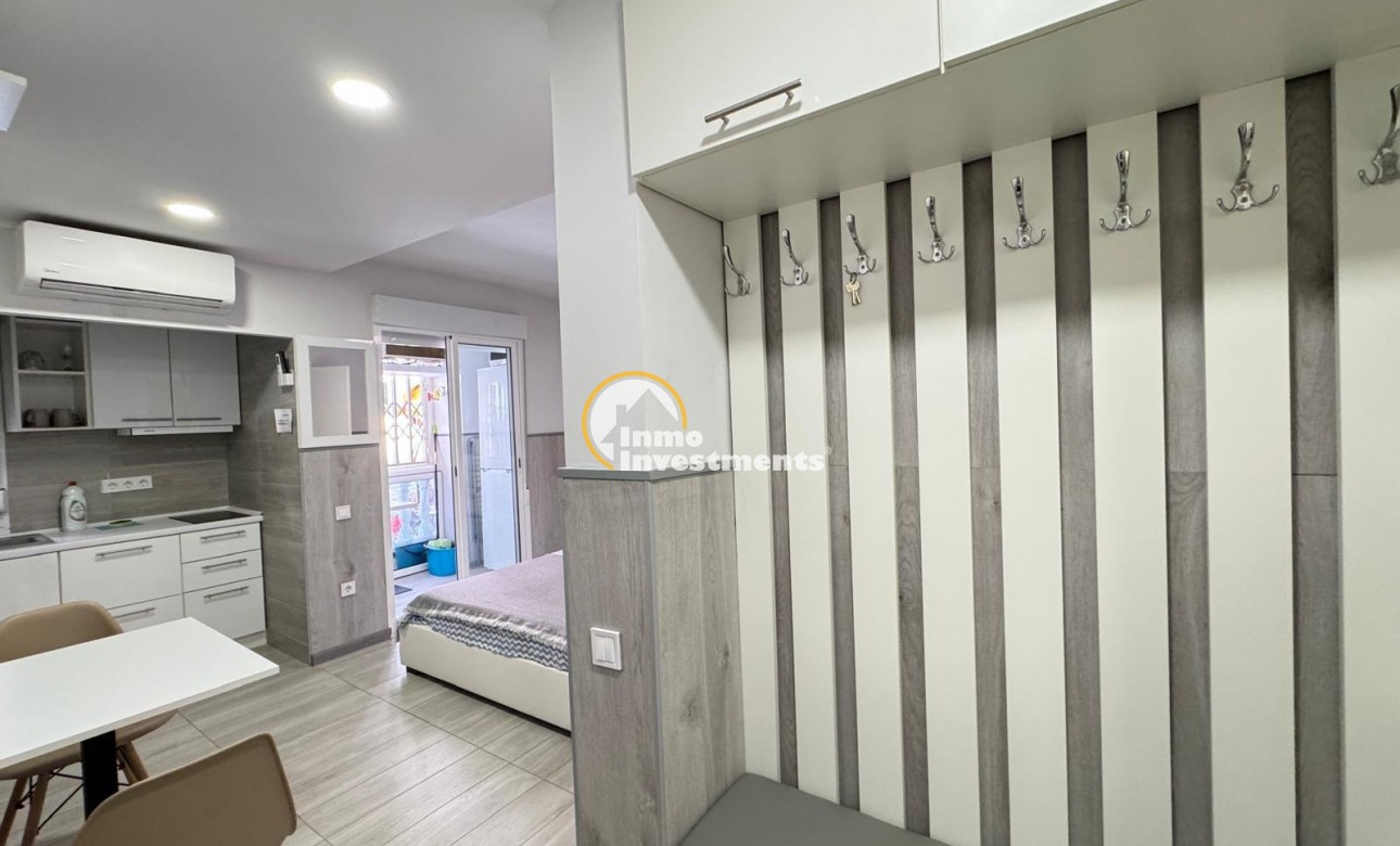 Resale - Apartment - Torrevieja - Playa del Cura