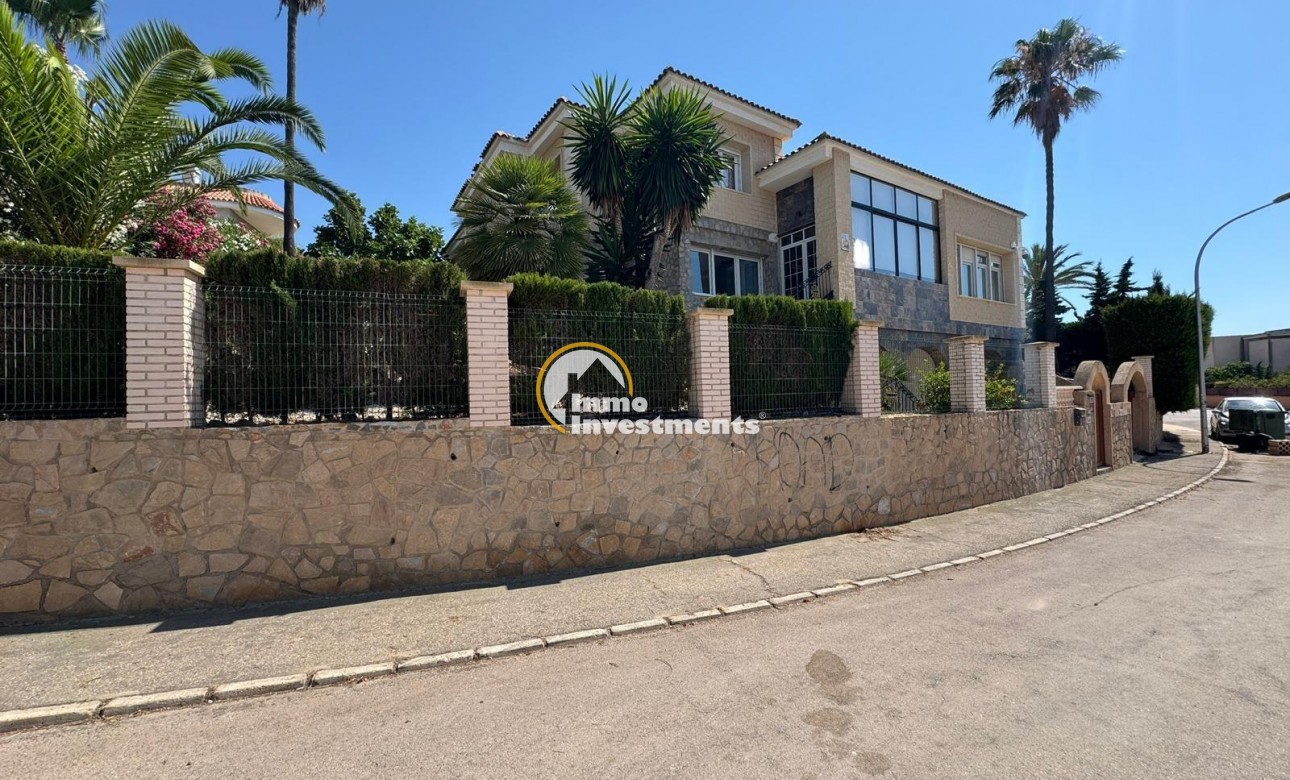 Reventa - Chalet independiente - Orihuela Costa - Campoamor