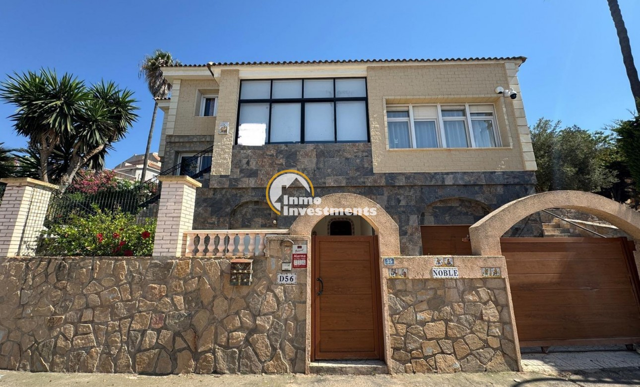 Reventa - Chalet independiente - Orihuela Costa - Campoamor