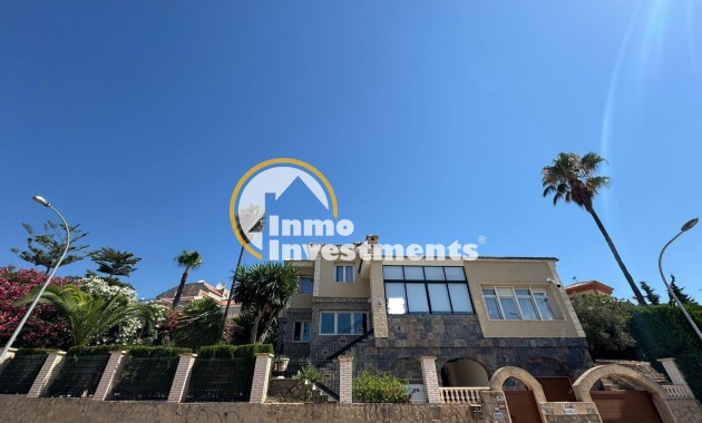 Reventa - Chalet independiente - Orihuela Costa - Campoamor