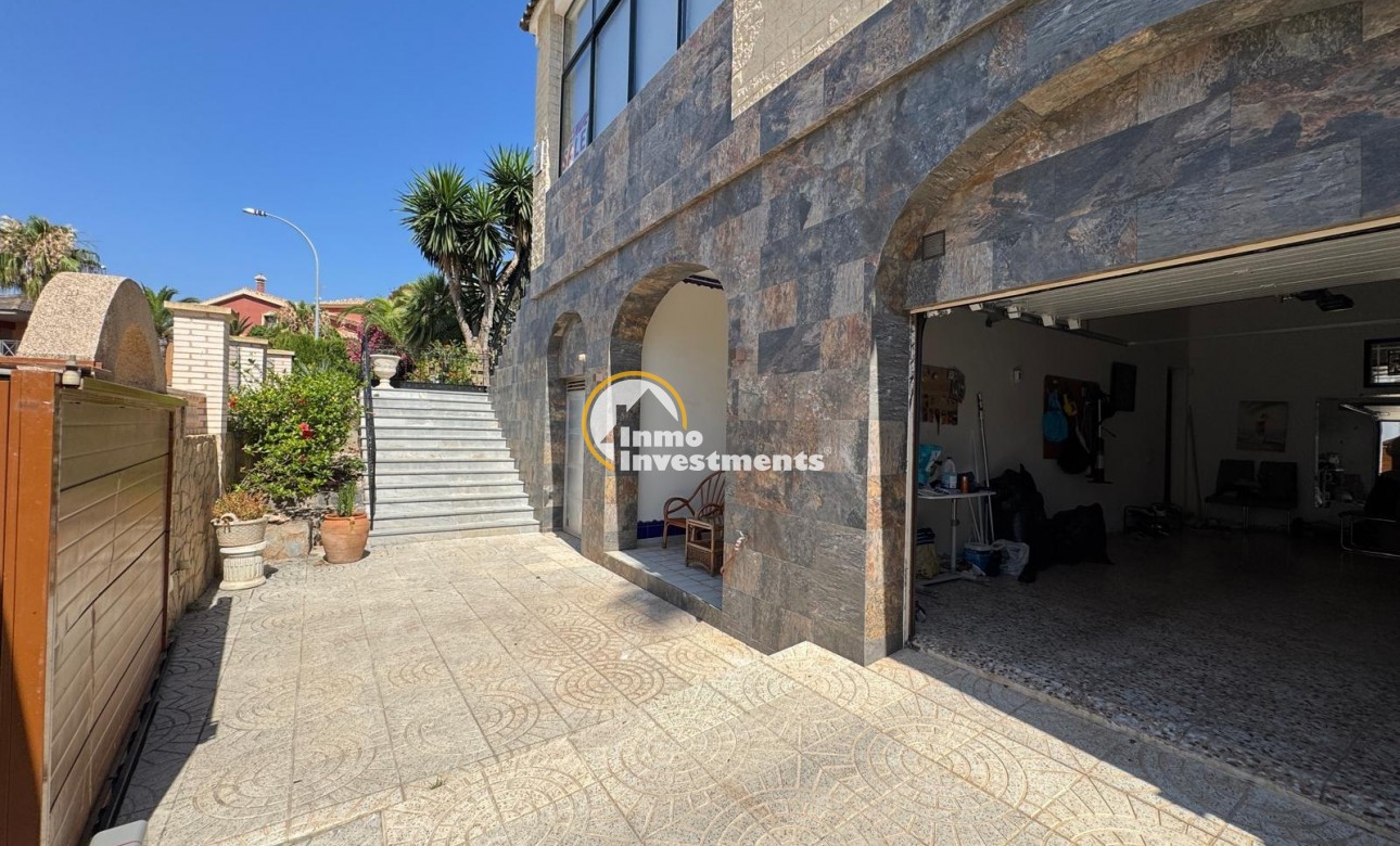 Reventa - Chalet independiente - Orihuela Costa - Campoamor