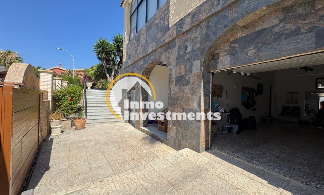 Reventa - Chalet independiente - Orihuela Costa - Campoamor