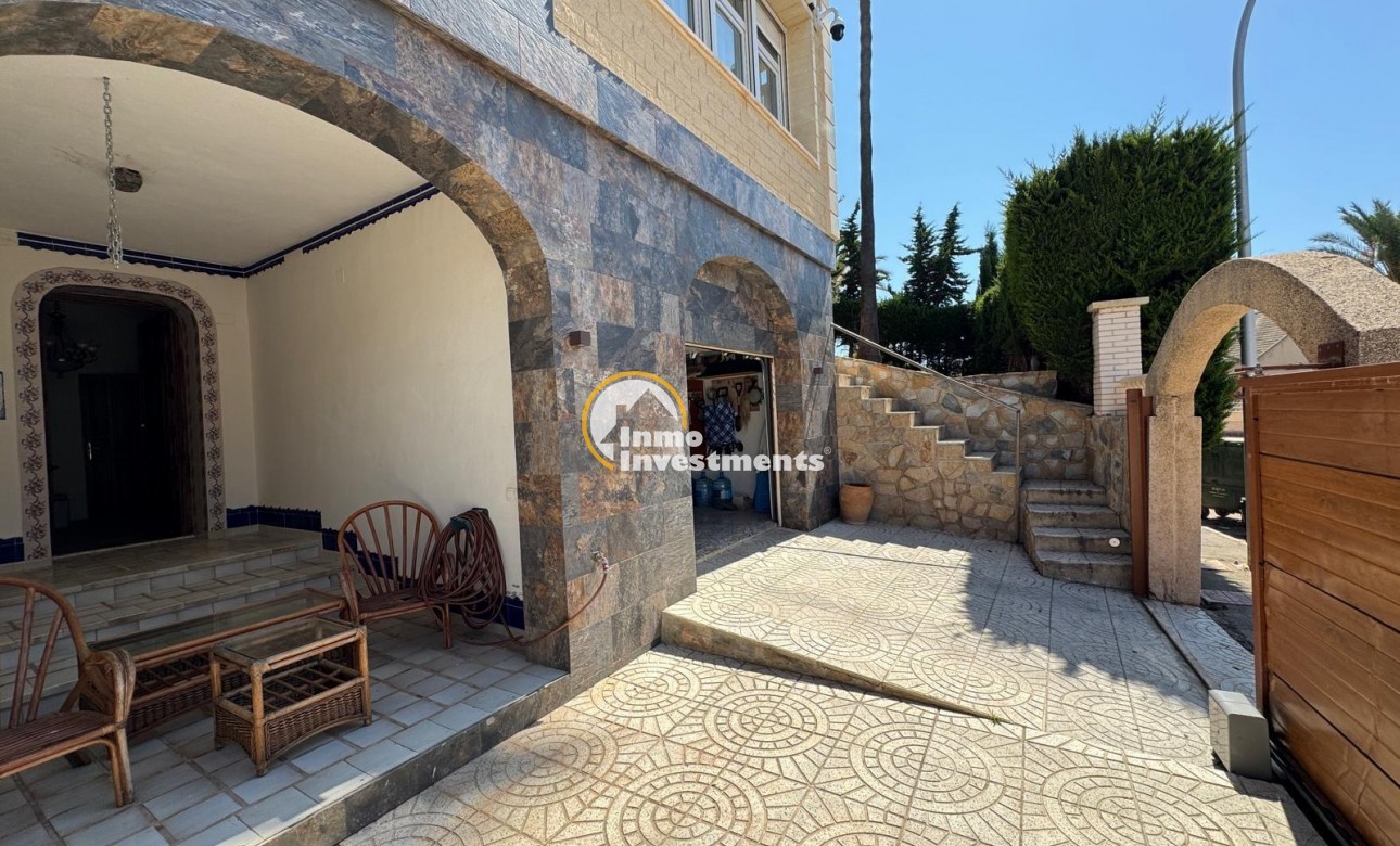 Reventa - Chalet independiente - Orihuela Costa - Campoamor