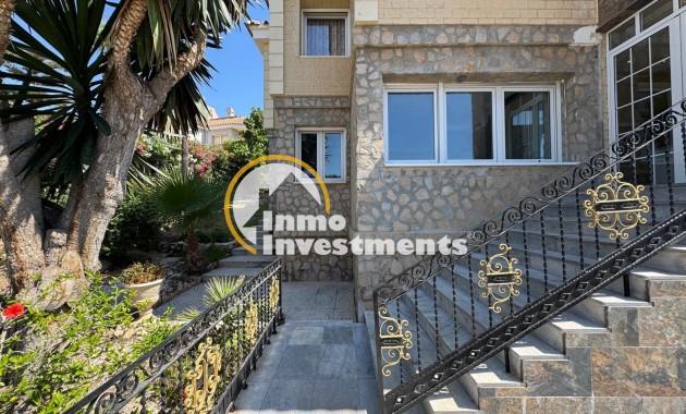 Reventa - Chalet independiente - Orihuela Costa - Campoamor