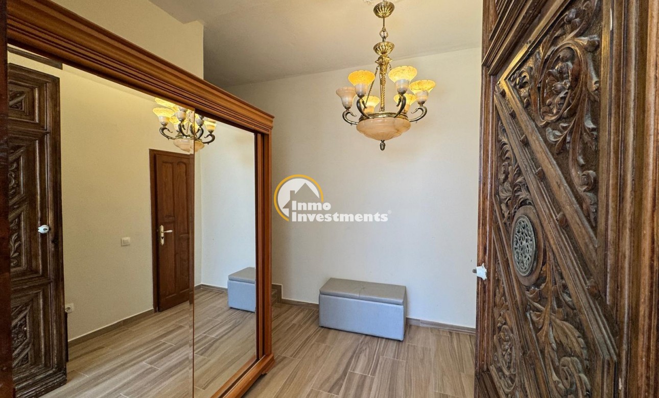 Reventa - Chalet independiente - Orihuela Costa - Campoamor