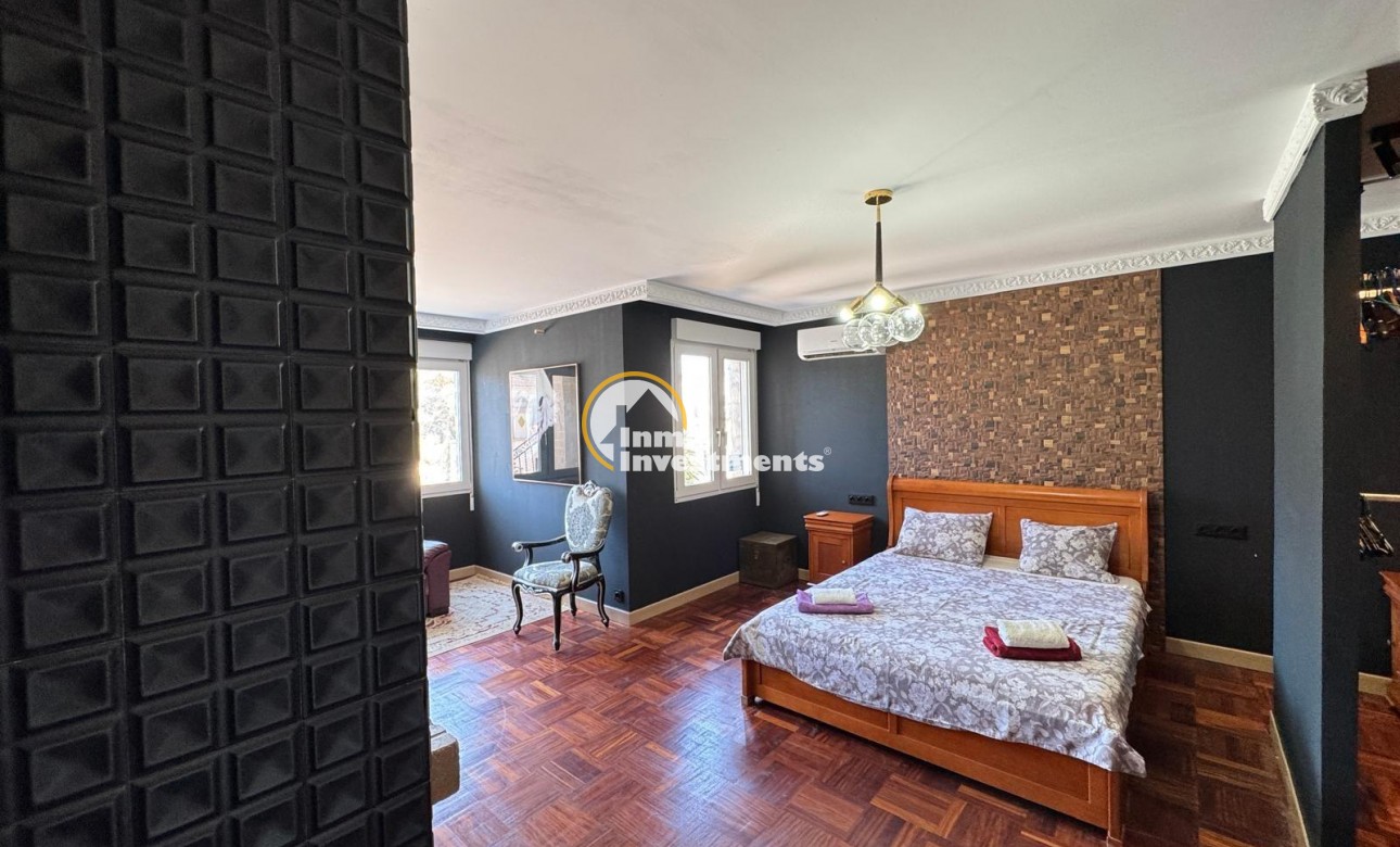 Reventa - Chalet independiente - Orihuela Costa - Campoamor