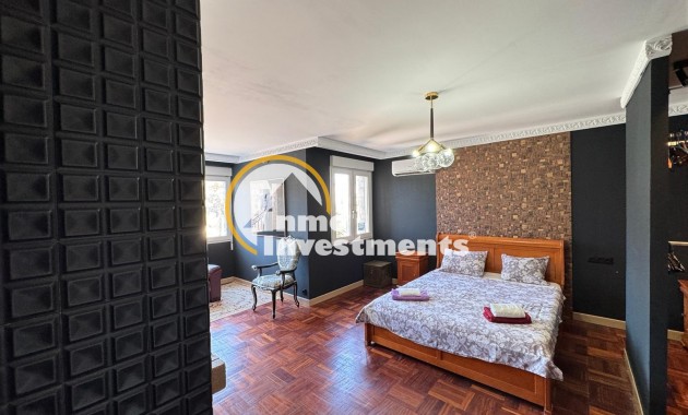 Reventa - Chalet independiente - Orihuela Costa - Campoamor