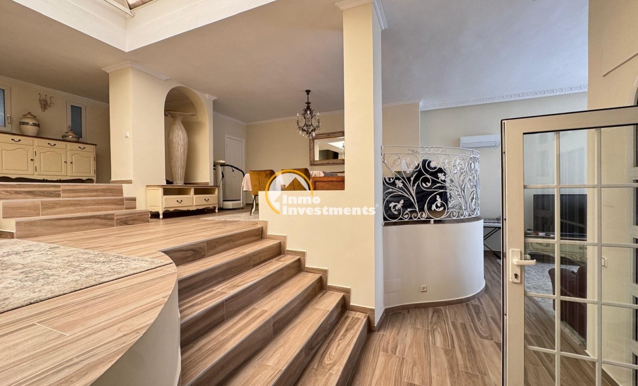 Reventa - Chalet independiente - Orihuela Costa - Campoamor