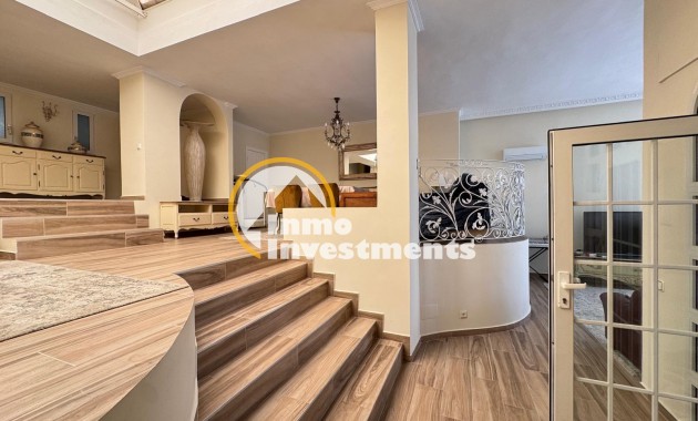 Reventa - Chalet independiente - Orihuela Costa - Campoamor