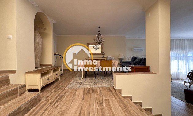 Reventa - Chalet independiente - Orihuela Costa - Campoamor