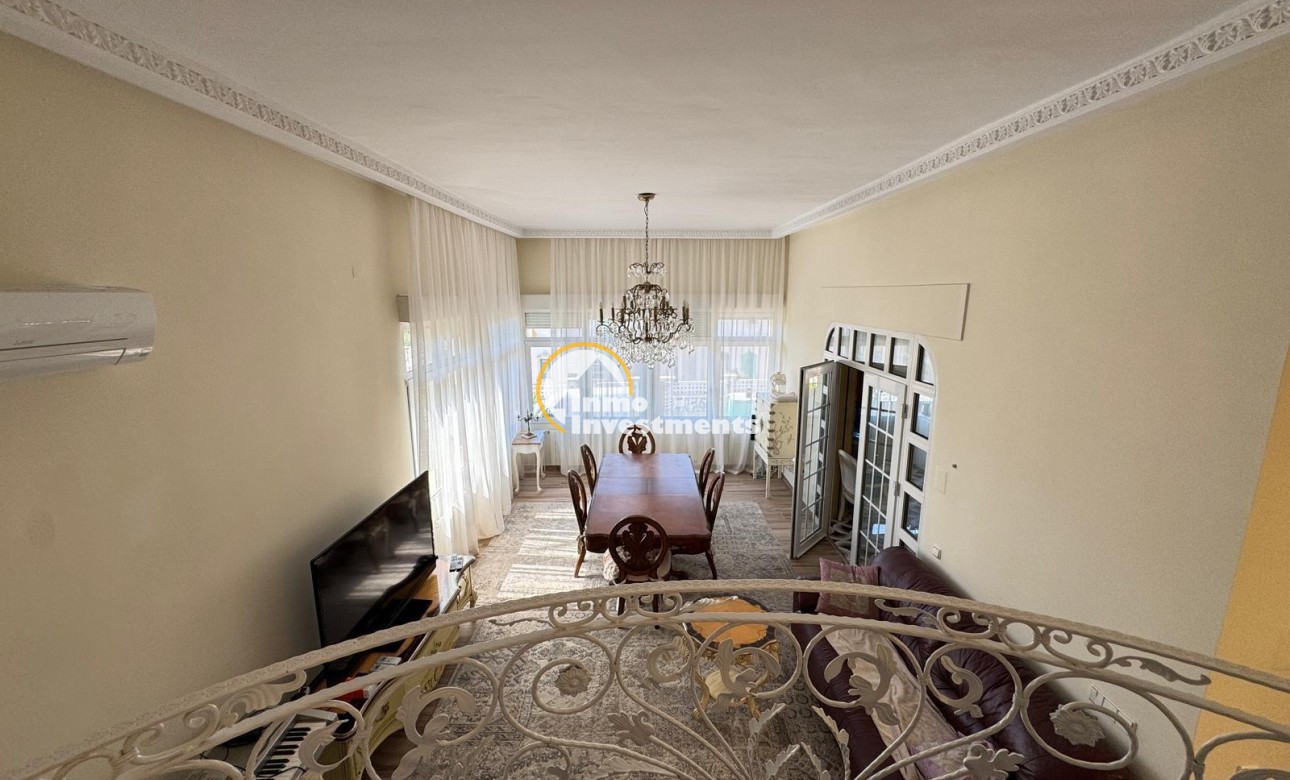 Reventa - Chalet independiente - Orihuela Costa - Campoamor