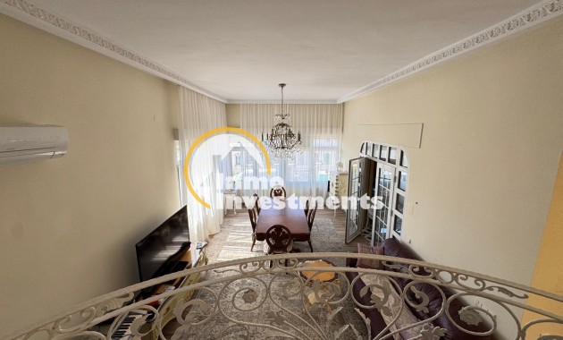 Reventa - Chalet independiente - Orihuela Costa - Campoamor