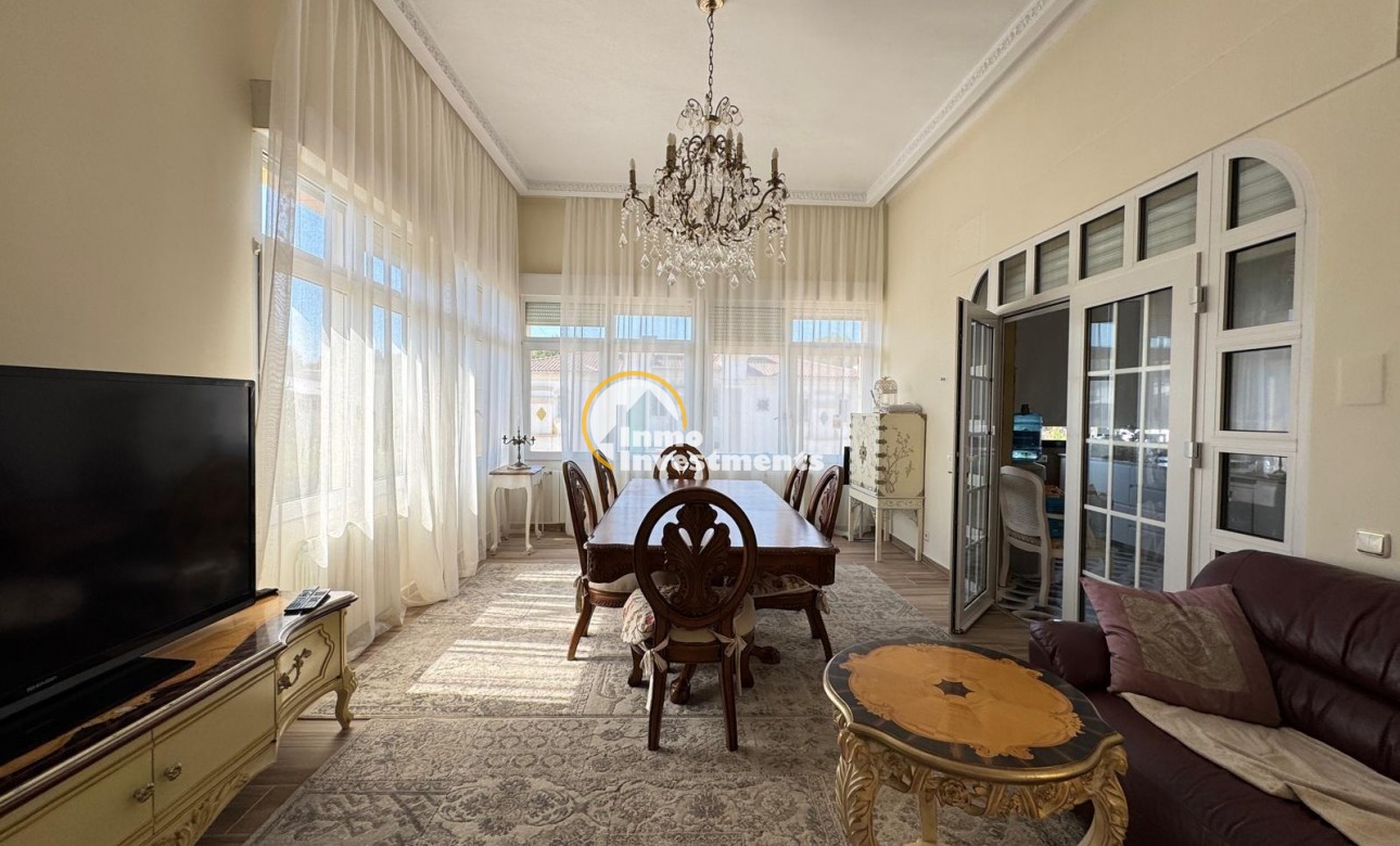 Reventa - Chalet independiente - Orihuela Costa - Campoamor