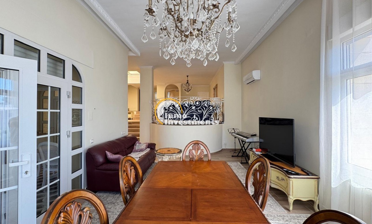 Reventa - Chalet independiente - Orihuela Costa - Campoamor