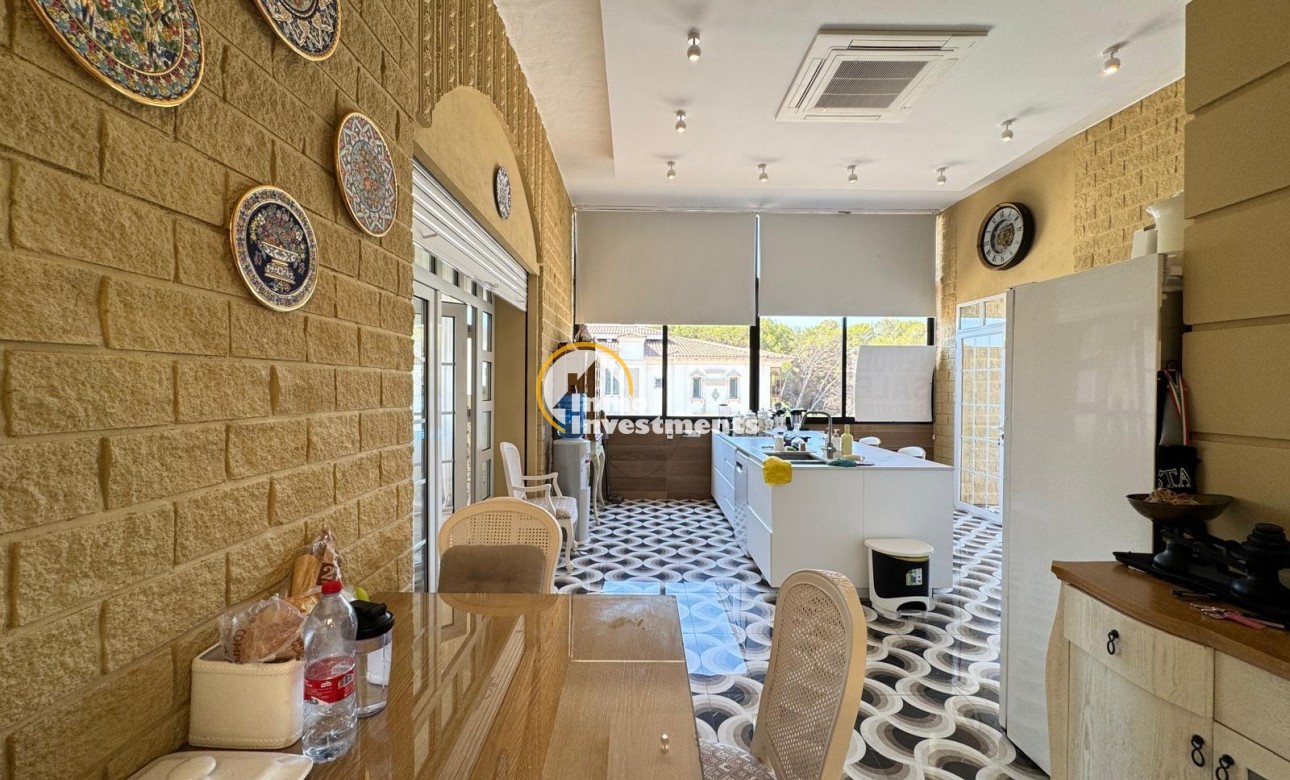 Reventa - Chalet independiente - Orihuela Costa - Campoamor