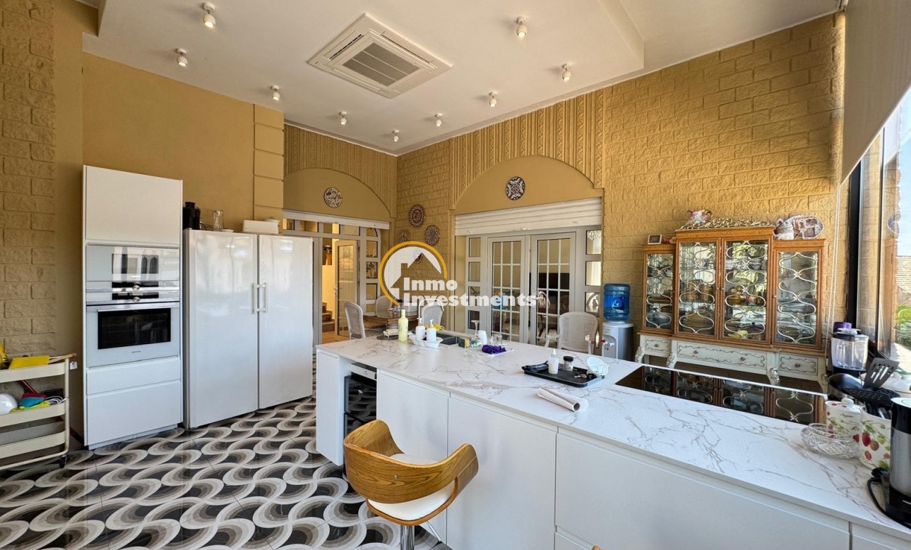 Reventa - Chalet independiente - Orihuela Costa - Campoamor