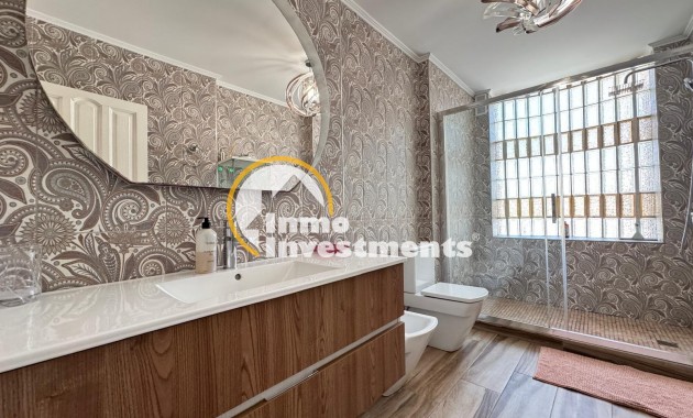 Reventa - Chalet independiente - Orihuela Costa - Campoamor