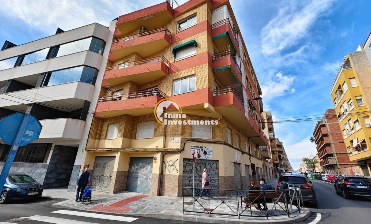 Resale - Apartment - Torrevieja - Estacion de autobuses