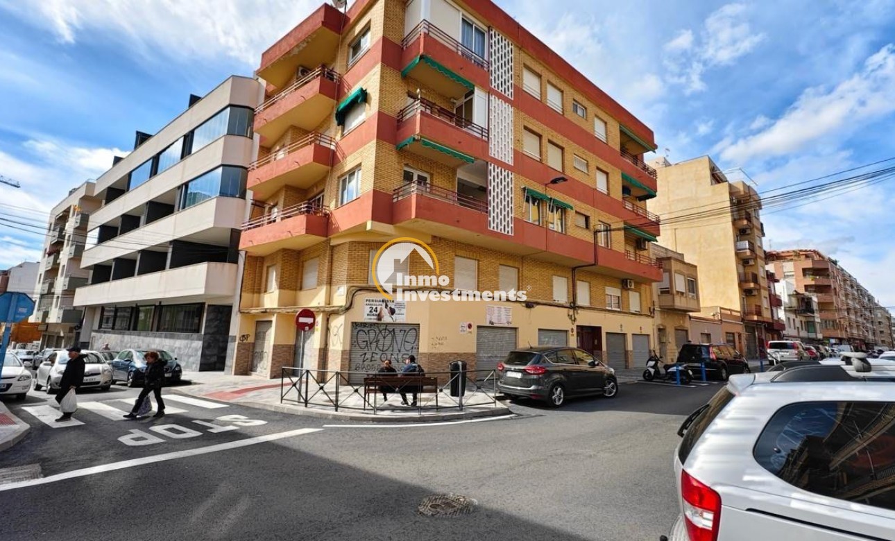 Resale - Apartment - Torrevieja - Estacion de autobuses