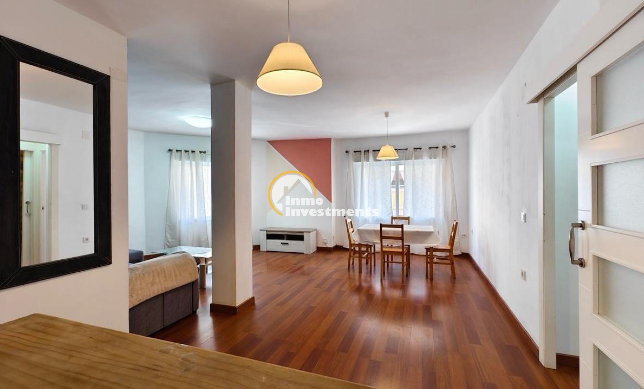 Resale - Apartment - Torrevieja - Estacion de autobuses