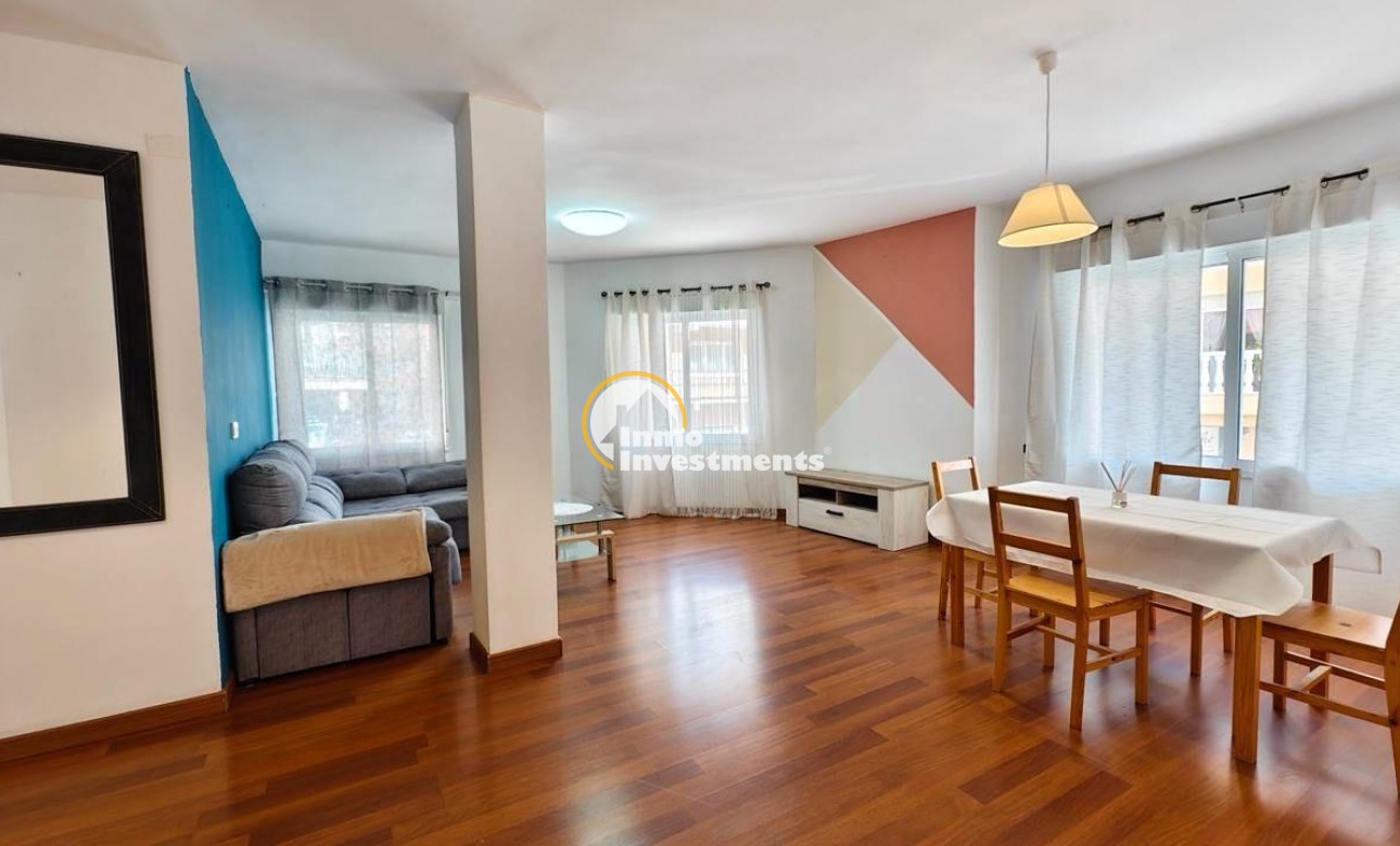 Resale - Apartment - Torrevieja - Estacion de autobuses