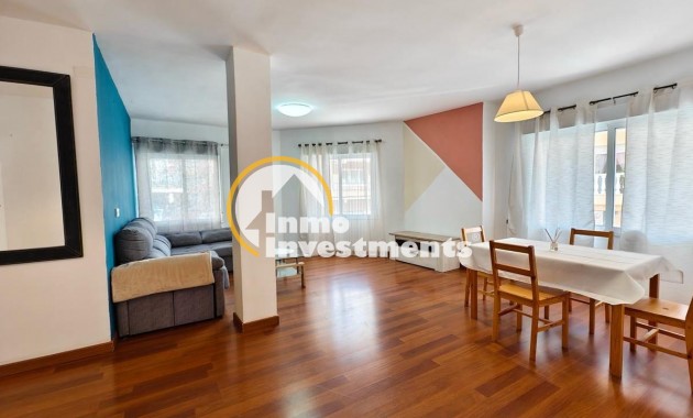 Resale - Apartment - Torrevieja - Estacion de autobuses