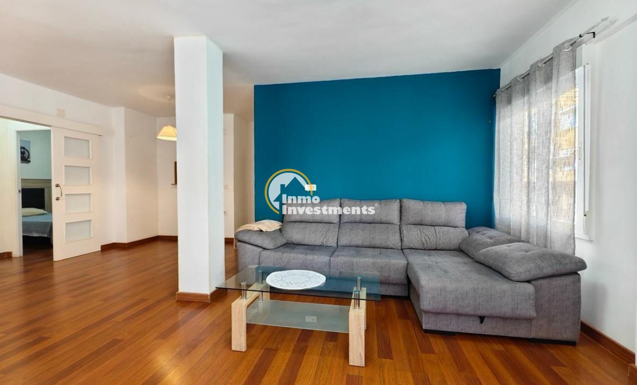 Resale - Apartment - Torrevieja - Estacion de autobuses