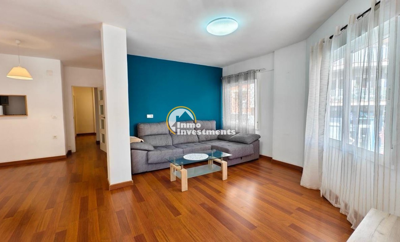 Resale - Apartment - Torrevieja - Estacion de autobuses