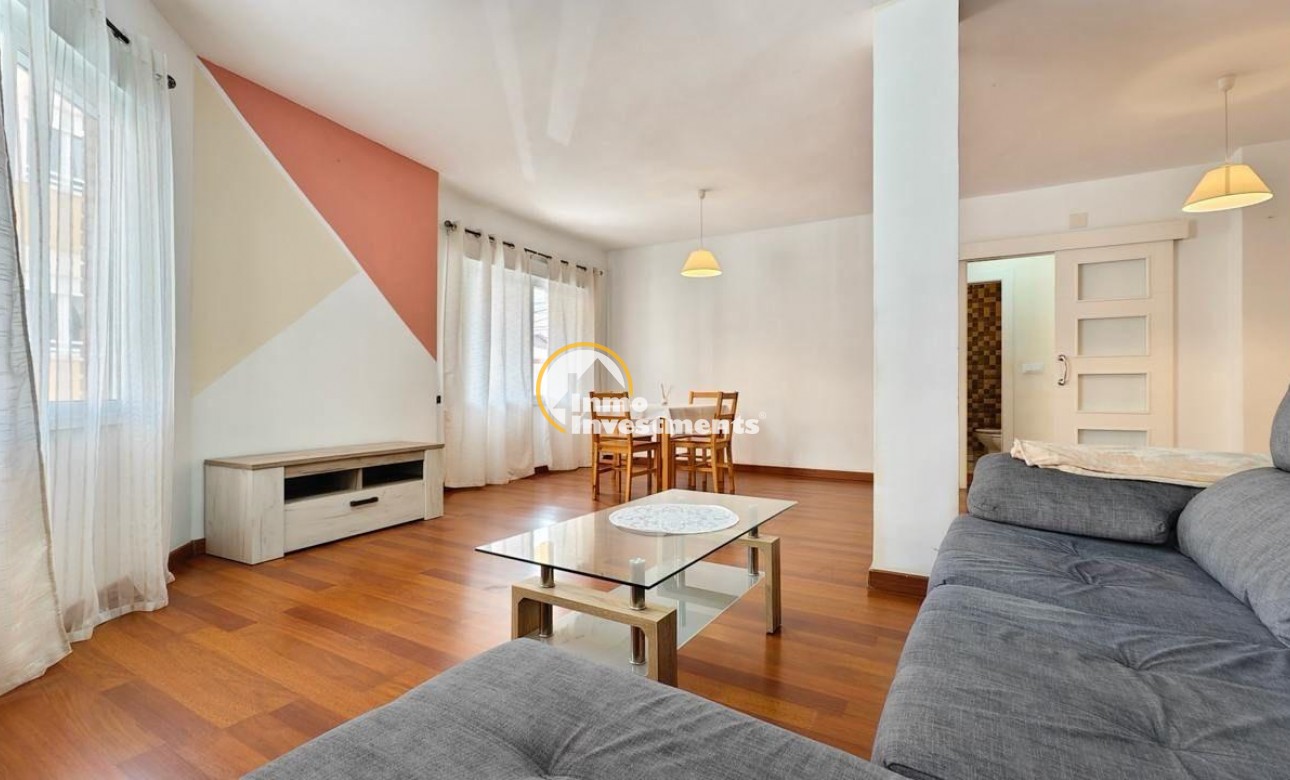 Resale - Apartment - Torrevieja - Estacion de autobuses